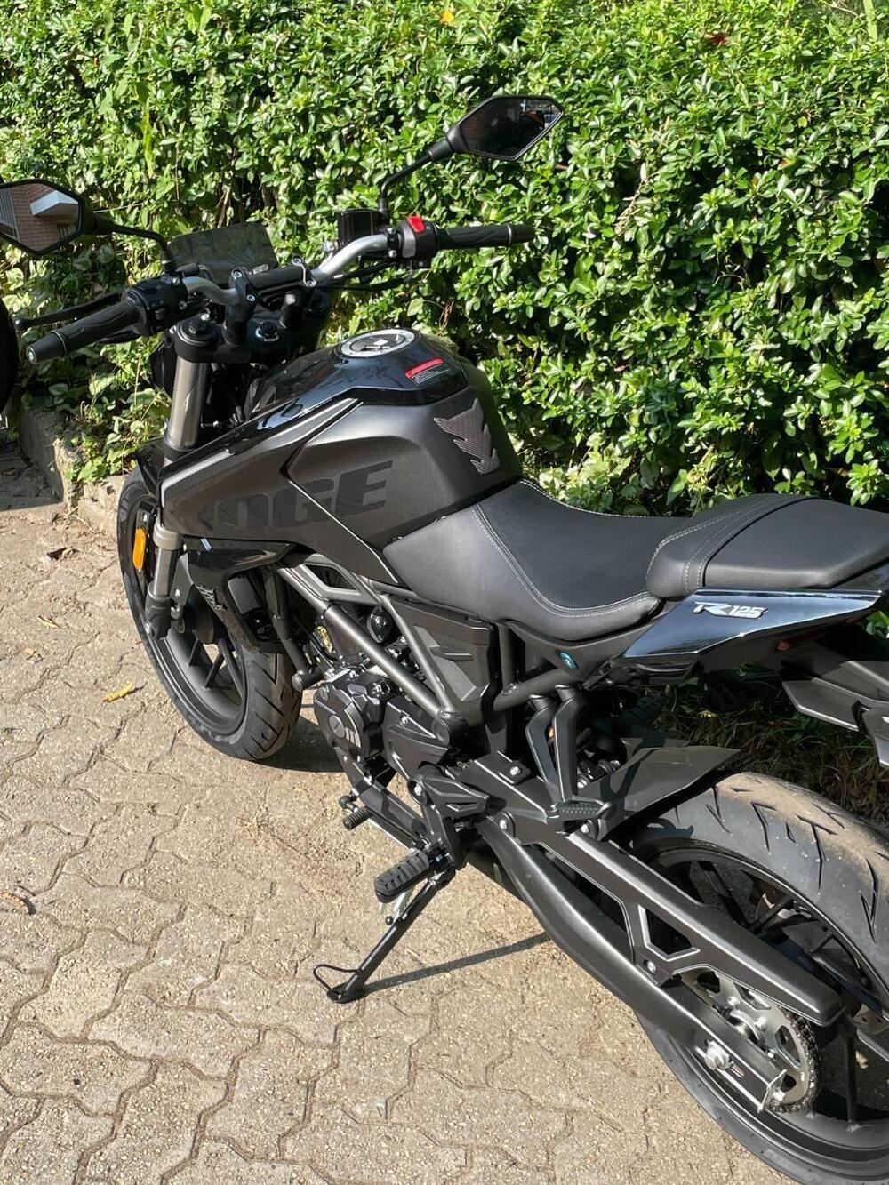 Voge Brivido 125R (2023 - 26) (2)