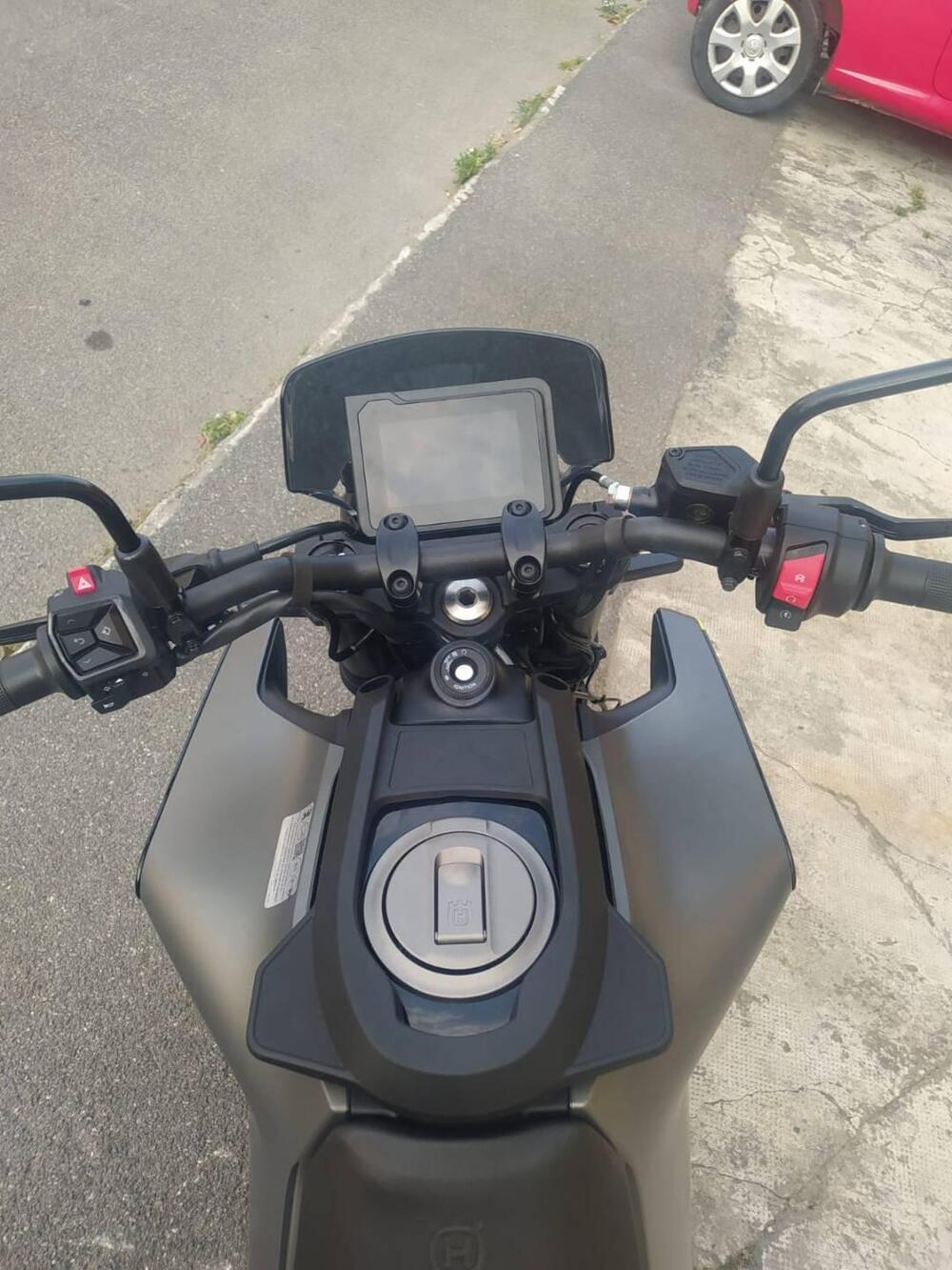 Husqvarna Svartpilen 401 (2024 - 25) (8)