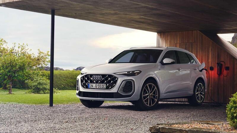 Audi Q5: debutta la e-hybrid con autonomia da record | Prezzi e caratteristiche 