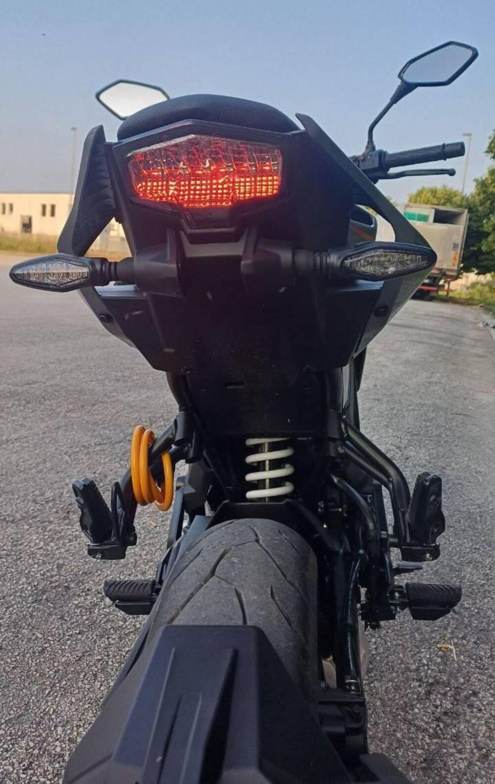 CFMOTO 300NK (2021 - 25) (11)