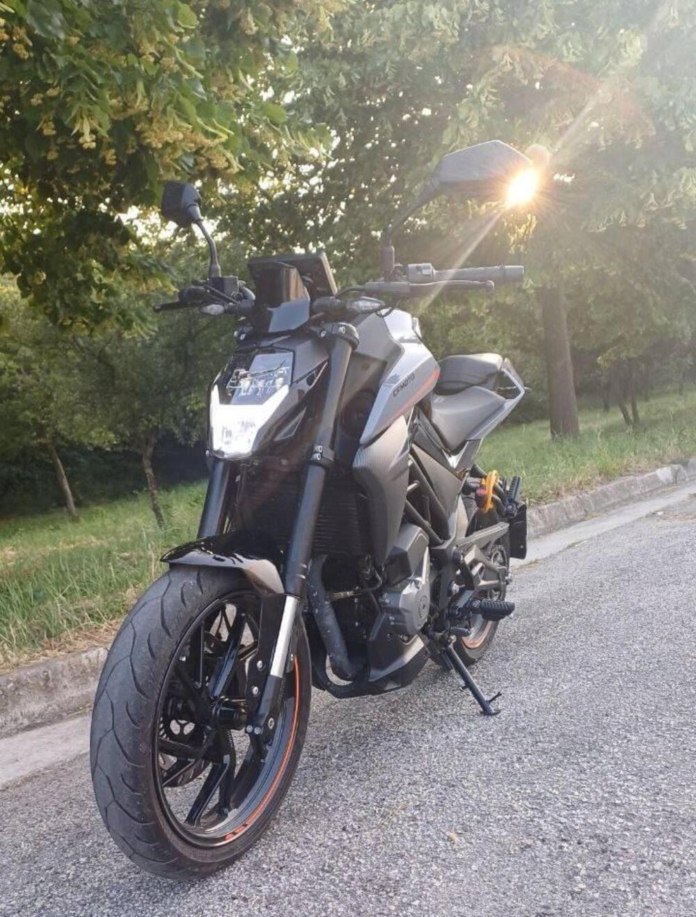 CFMOTO 300NK (2021 - 25) (3)