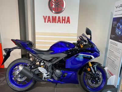 Yamaha YZF R3 (2025) usata