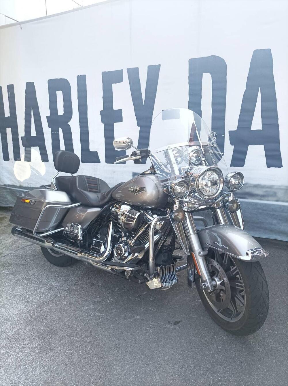 Harley-Davidson 107 Road King Classic (2017 - 18) - FLHRC (2)