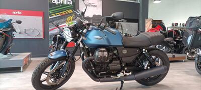 Moto Guzzi V7 Stone (2025) usata