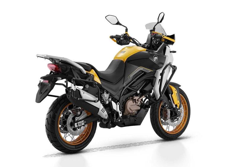 QJ Motor SVT 650 SVT 650 X (2024) (3)