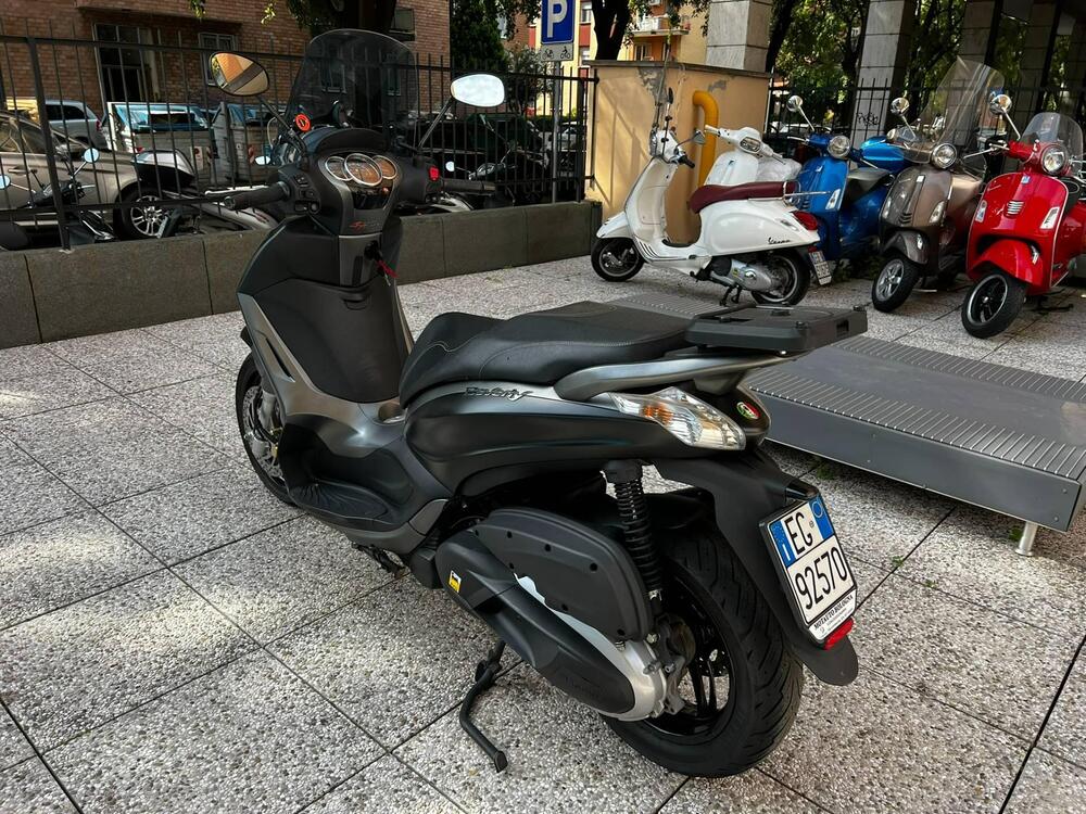 Piaggio Beverly 350 SportTouring ie ABS (2011 - 17) (3)