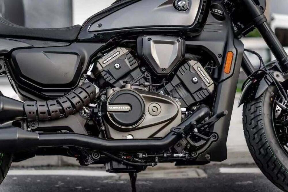 QJ Motor SRV 600 V (2024) (2)