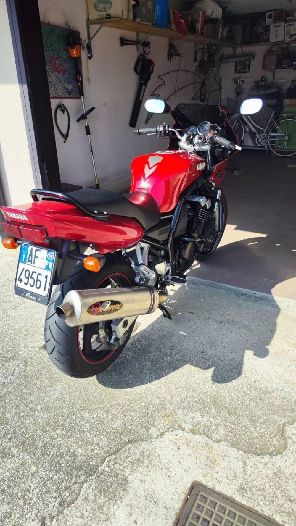 Yamaha FZS 600 Fazer (1998 - 01) (2)