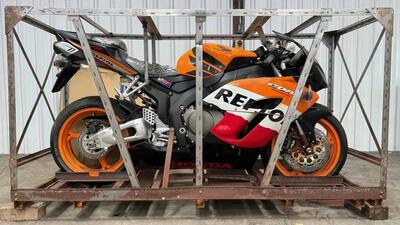 Una Honda CBR 1000 RR Fireblade del 2005 ancora in cassa. Questa volta per&ograve; non sembra un affare