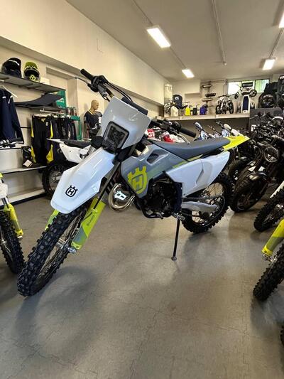 Husqvarna TE 125 (2025) usata