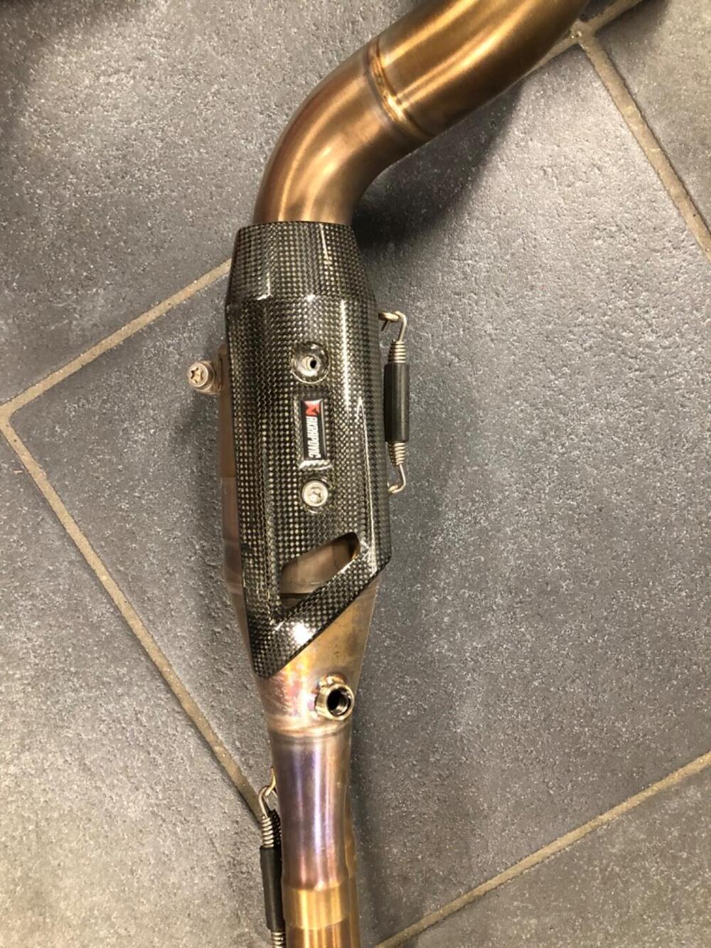 Scarico completo Akrapovic TMAX560 (4)
