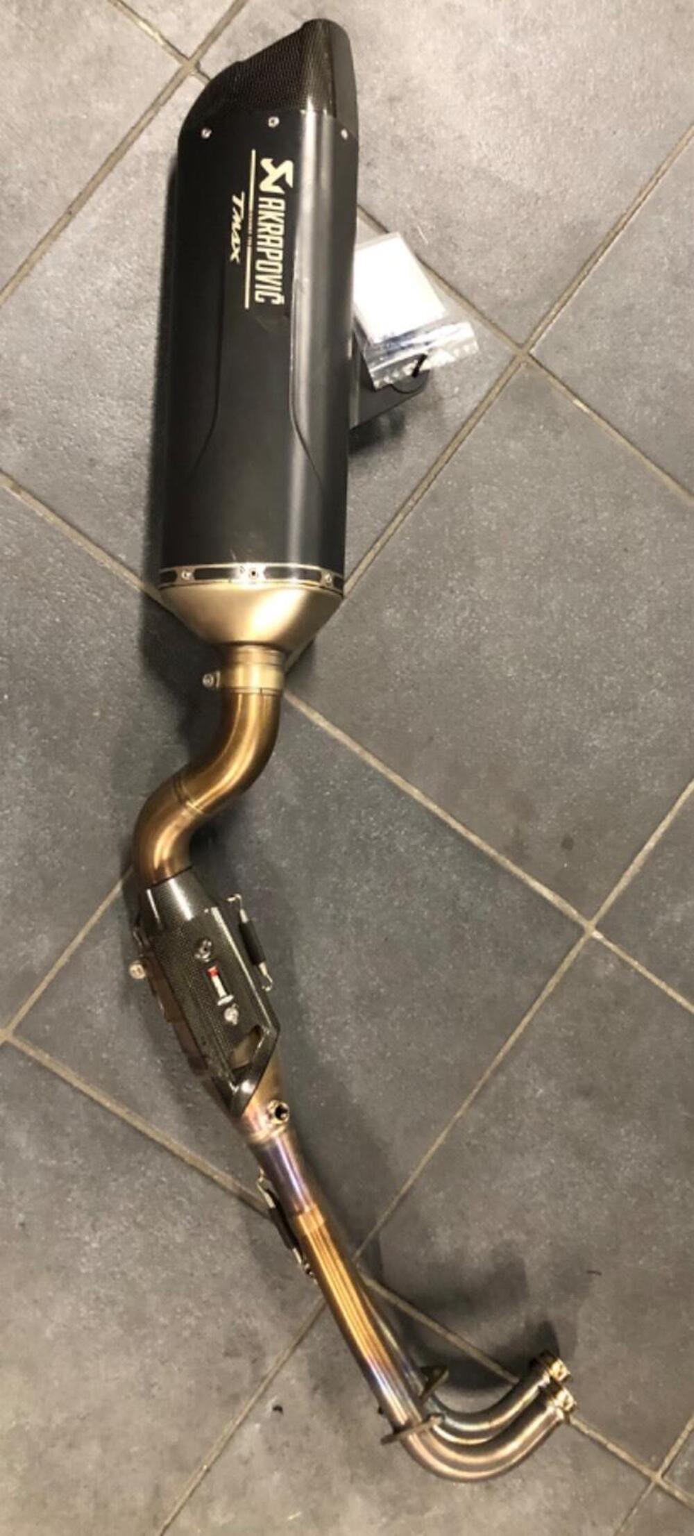 Scarico completo Akrapovic TMAX560 (5)