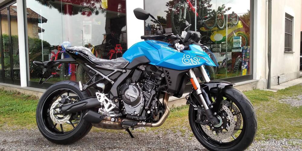 Suzuki GSX-8S (2025)