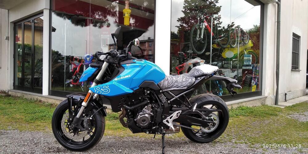 Suzuki GSX-8S (2025) (2)