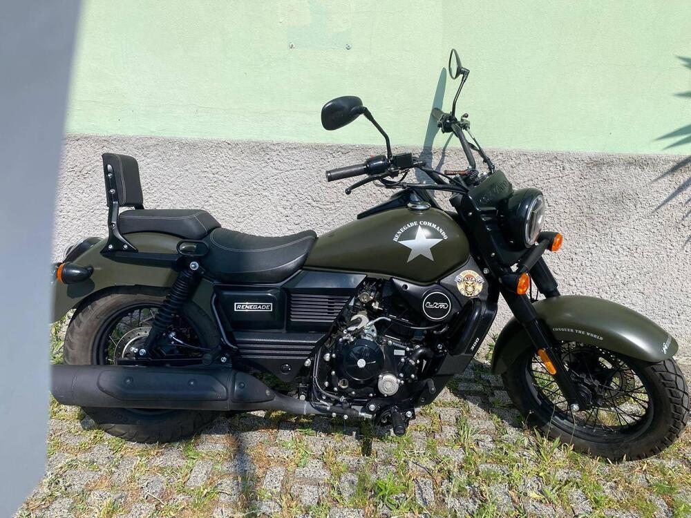 Um Italia Renegade Commando 300 (2023 - 24) (2)
