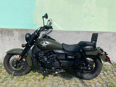 Um Italia Renegade Commando 300 (2023 - 24) usata