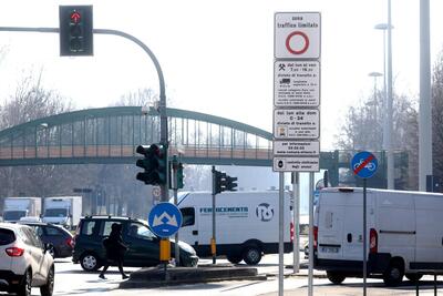 Milano Area B: il sindaco Sala sposta di un anno i divieti per le moto