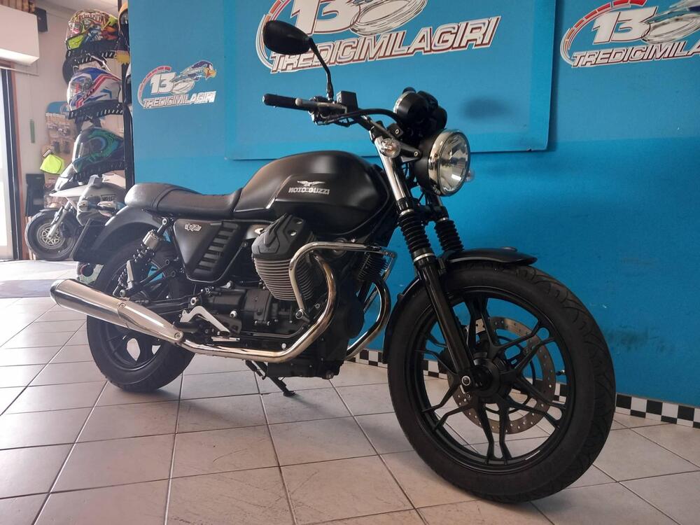 Moto Guzzi V7 II Stone (2015 - 17) (2)