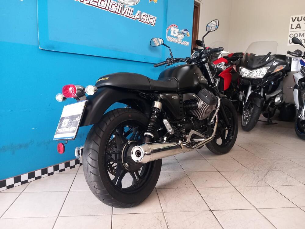 Moto Guzzi V7 II Stone (2015 - 17) (3)
