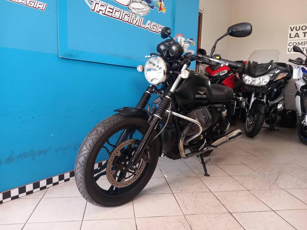 Moto Guzzi V7 II Stone (2015 - 17) (5)