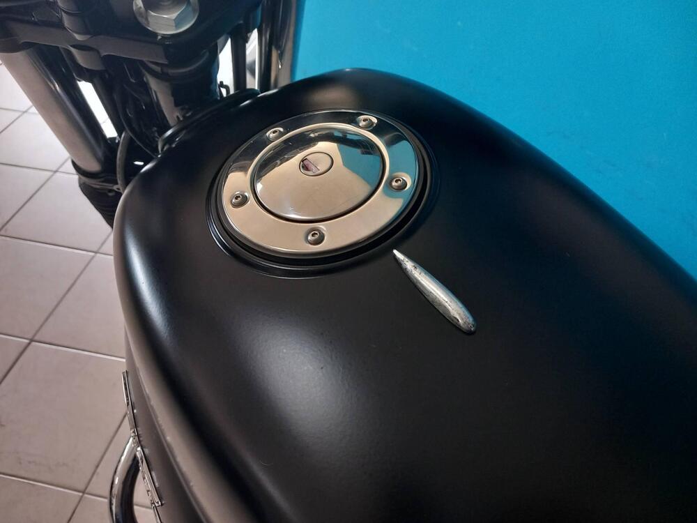 Moto Guzzi V7 II Stone (2015 - 17) (9)