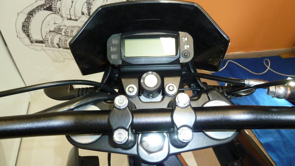 Malaguti XSM 125 (2021 - 26) (3)