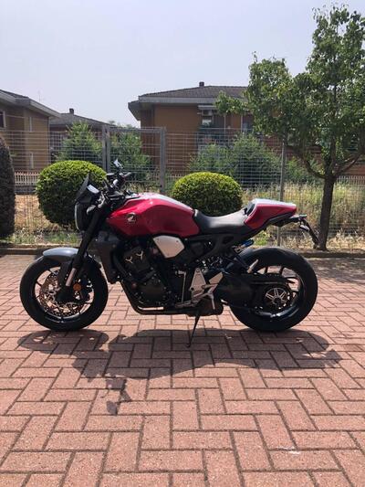 Honda CB 1000 R + Neo Sport Caf&egrave; (2019 - 20) usata