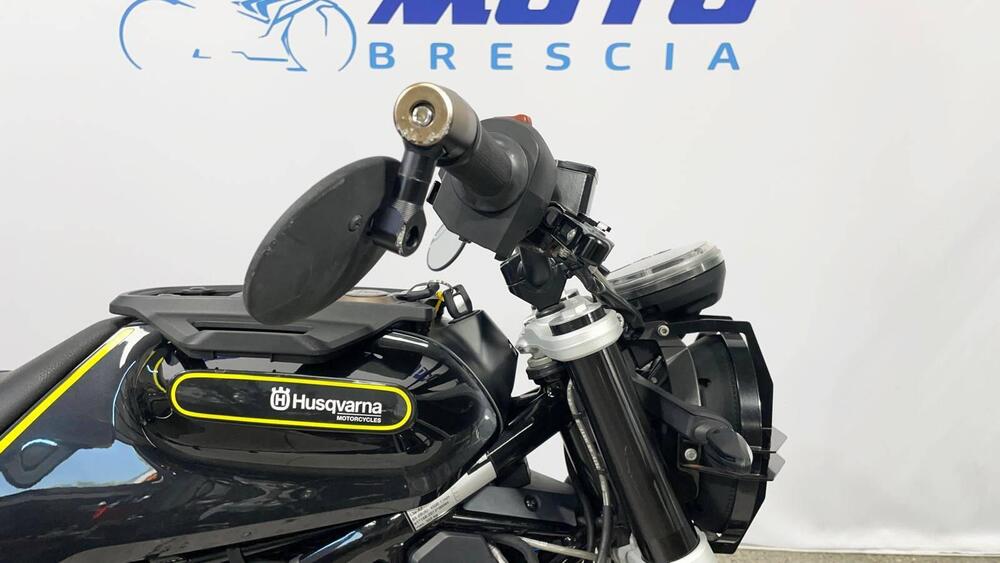 Husqvarna Svartpilen 401 (2018 - 19) (10)