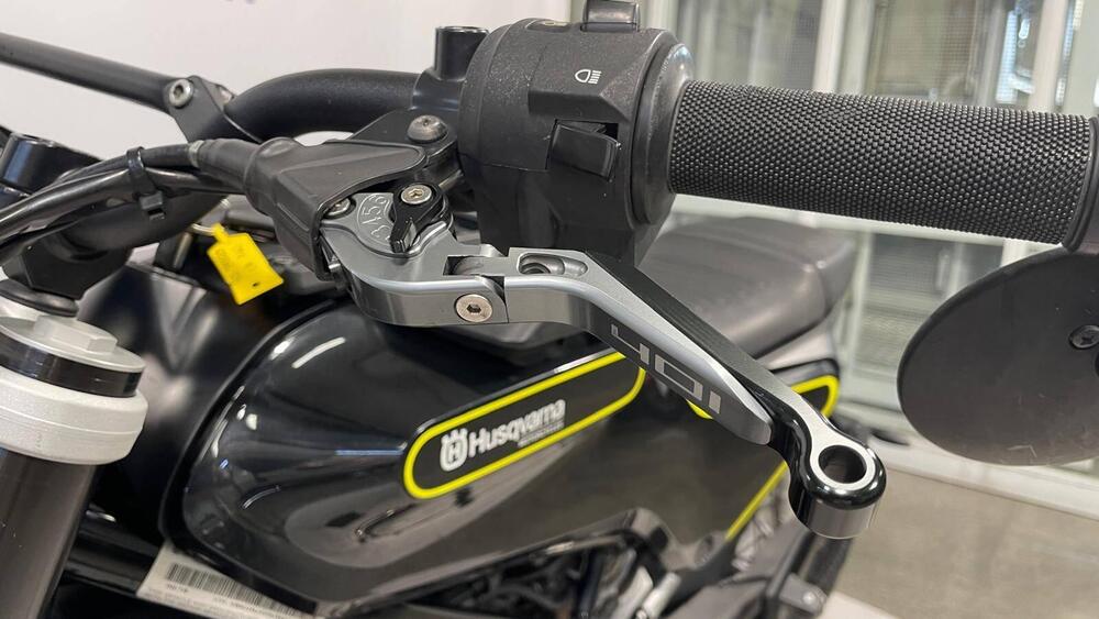Husqvarna Svartpilen 401 (2018 - 19) (11)