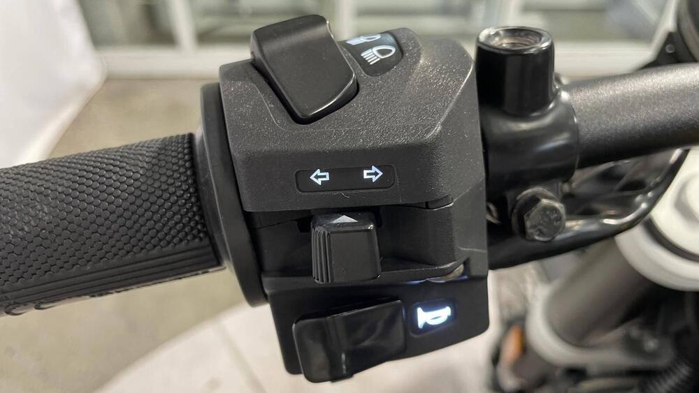 Husqvarna Svartpilen 401 (2018 - 19) (14)