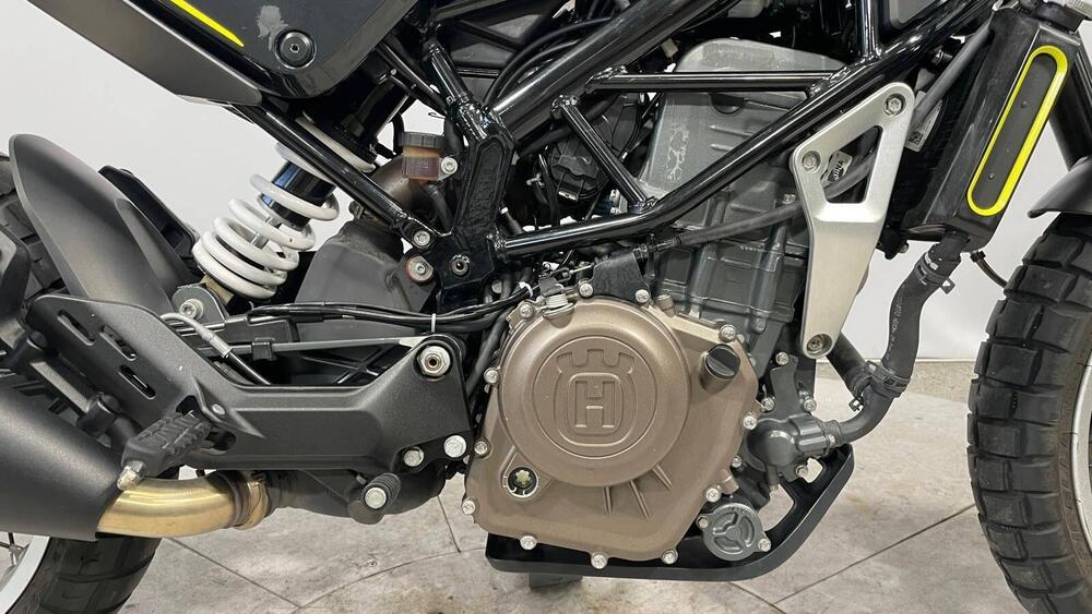 Husqvarna Svartpilen 401 (2018 - 19) (7)