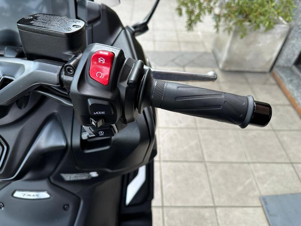Yamaha T-Max 560 (2022 - 24) (14)