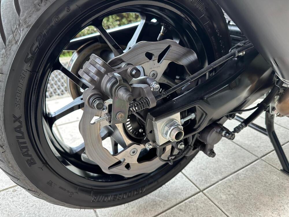 Yamaha T-Max 560 (2022 - 24) (17)