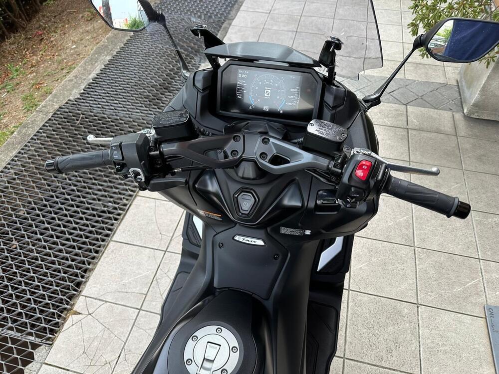 Yamaha T-Max 560 (2022 - 24) (12)