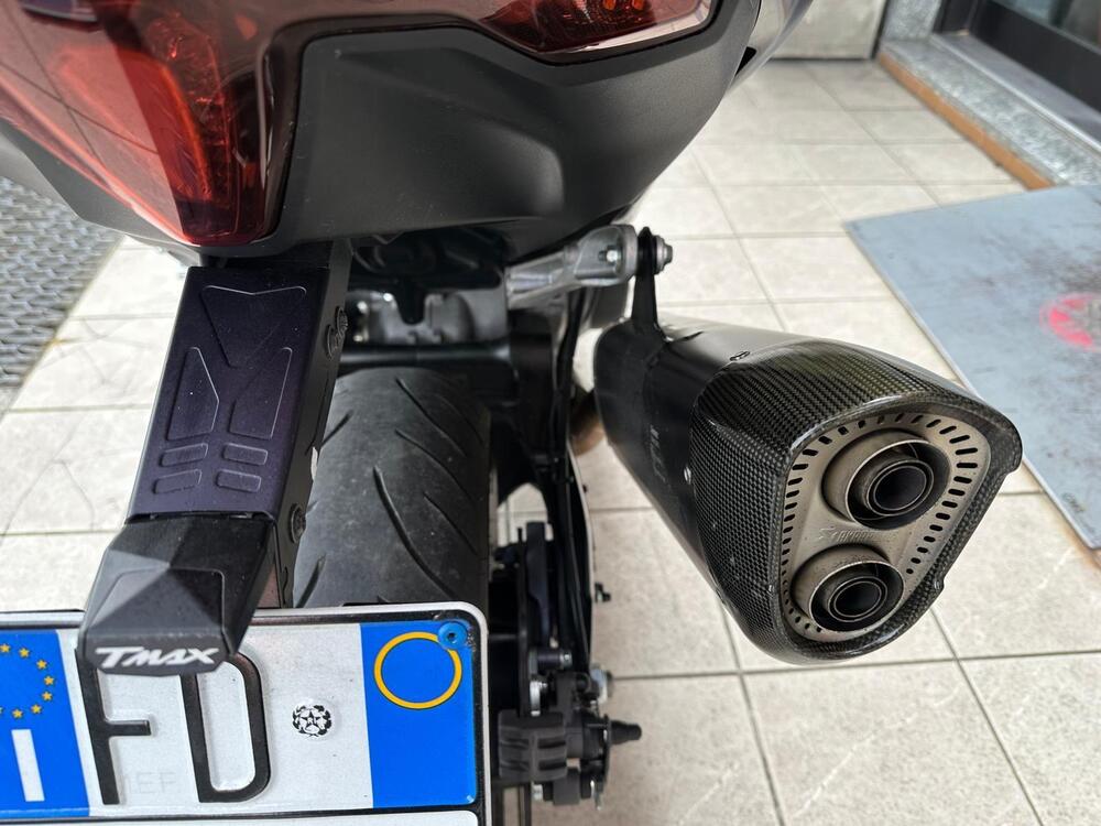 Yamaha T-Max 560 (2022 - 24) (15)