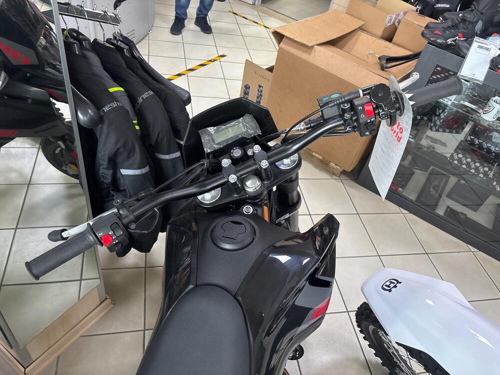 Malaguti XSM 125 (2021 - 26) (4)