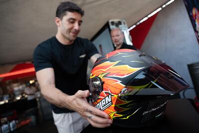 SBK 2025. GP Emilia Romagna a Misano. Nolan ha presentato il casco replica di Andrea Iannone