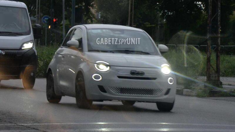 Nuova Fiat 500 Ibrida: debutto imminente, test gi&agrave; su strada a Torino [Foto Spia]