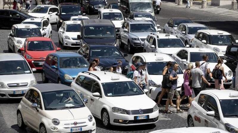 Roma, blocco diesel Euro5 dal 1&deg; novembre 2025, centinaia di migliaia di cittadini a piedi