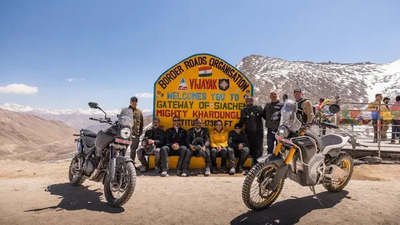 Royal Enfield Himalayan: anche il CEO nei test estremi in Ladakh per le nuove 750 e Electric