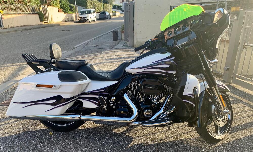 Harley-Davidson 110 Street Glide (2016) - FLHXSE (5)