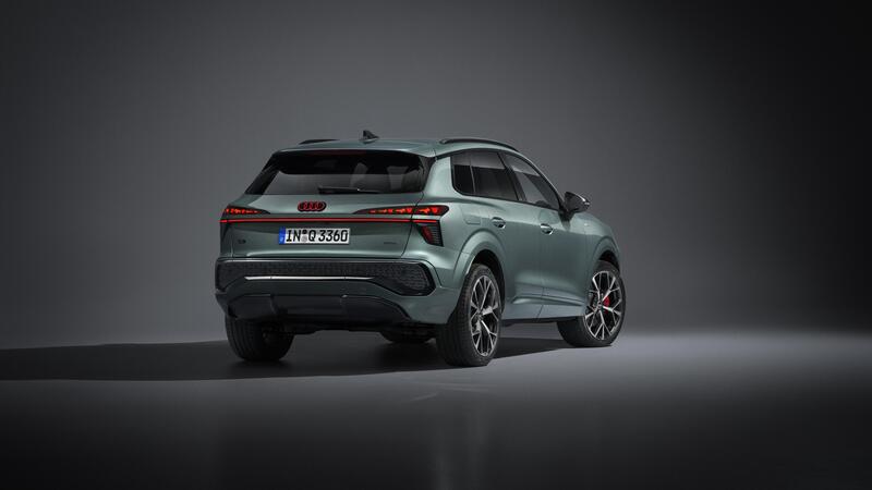 Nuova Audi Q3 2025: hai visto quanto hanno ridotto il prezzo? Ecco come cambia il suv di medie dimensioni