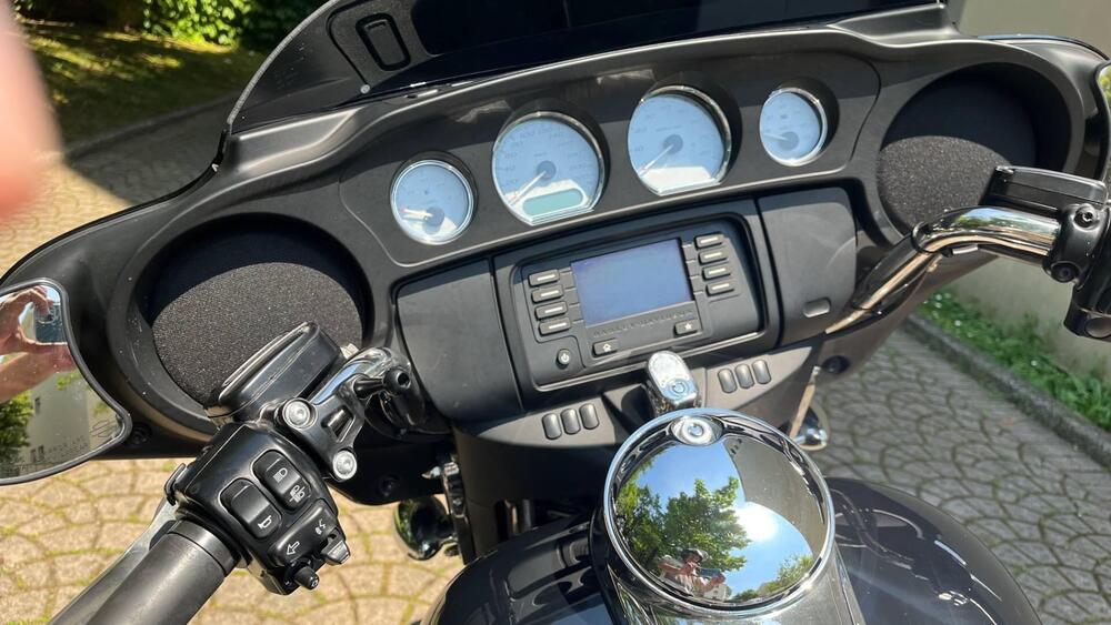 Harley-Davidson 1690 Street Glide (2011 - 13) - FLHX (4)