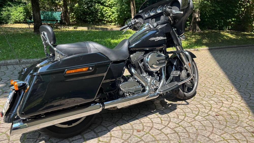 Harley-Davidson 1690 Street Glide (2011 - 13) - FLHX (8)