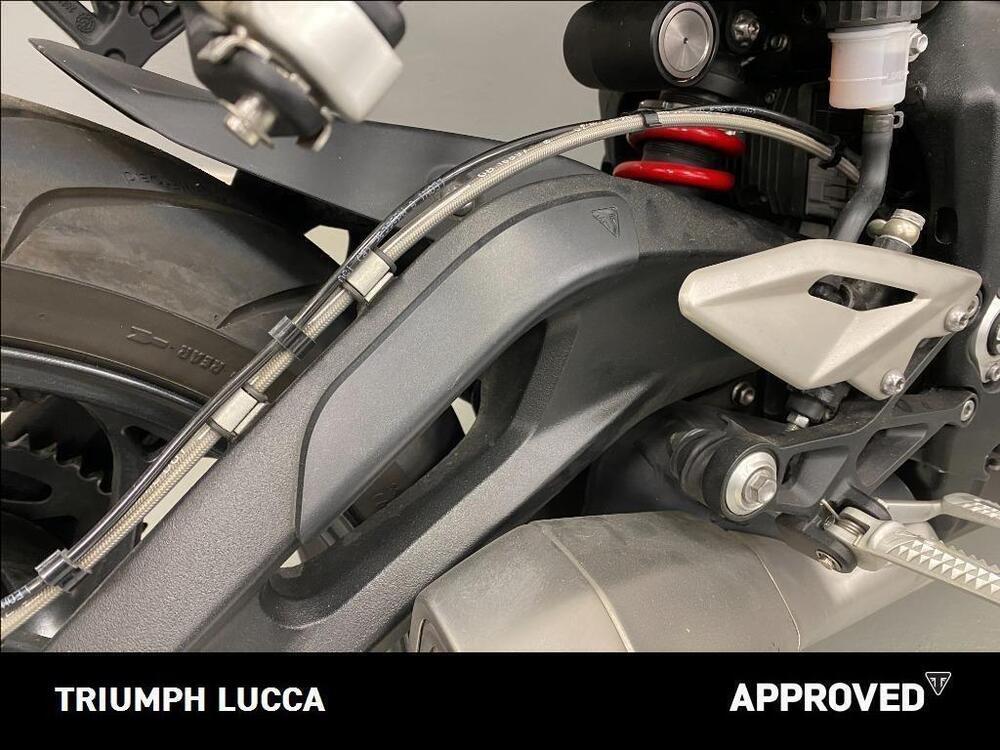 Triumph Street Triple 765 R (2023 - 25) (11)