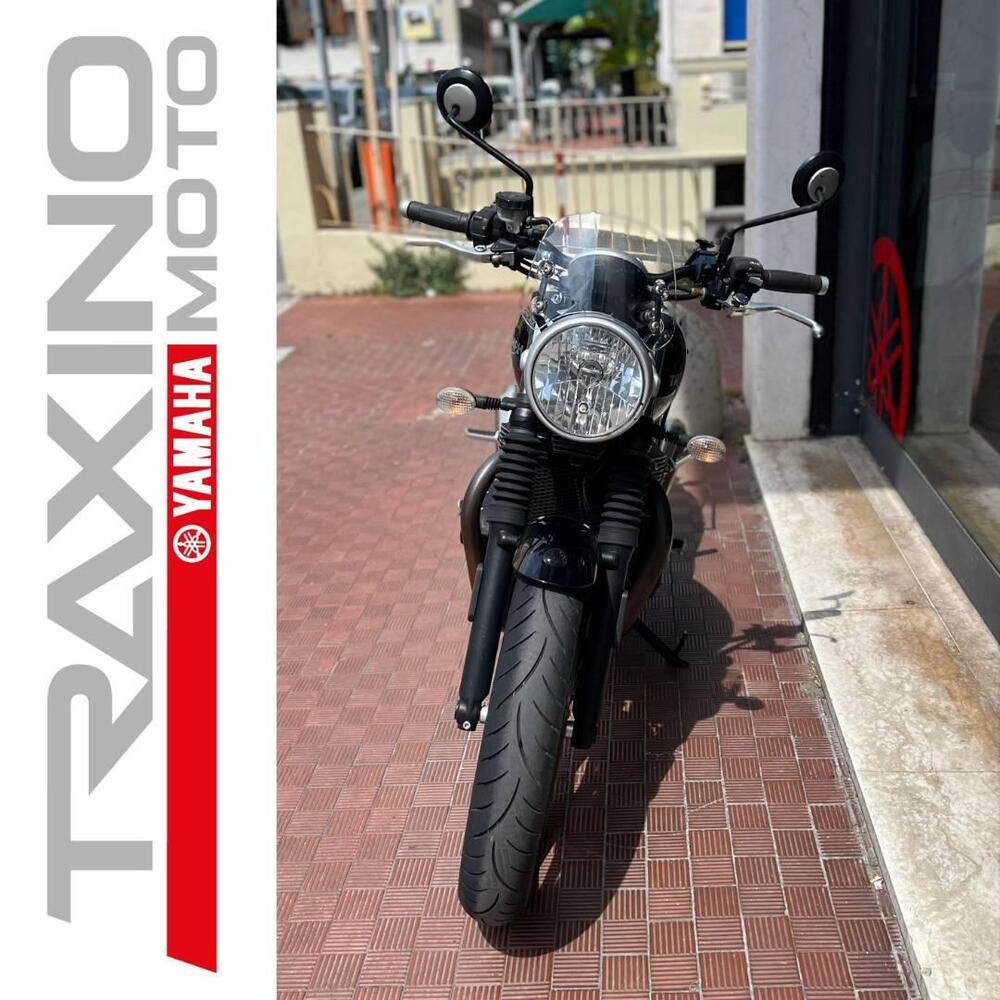 Triumph Street Twin 900 (2016) (2)