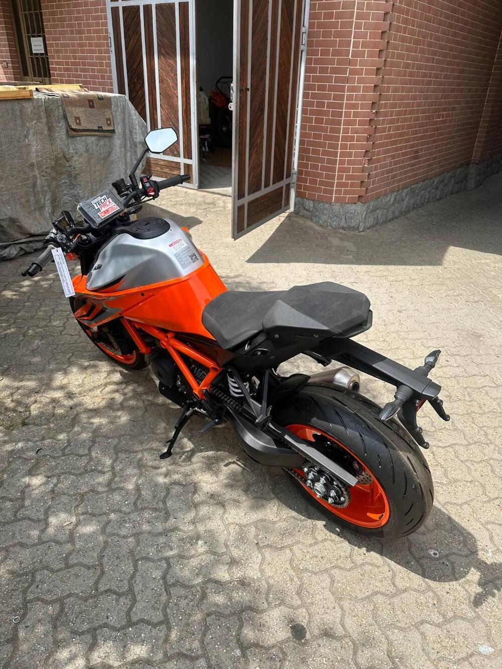 KTM 1290 Super Duke R (2022 - 23) (2)