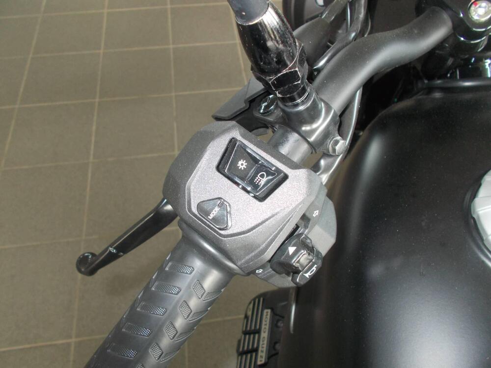Moto Guzzi V7 Stone (2025) (6)