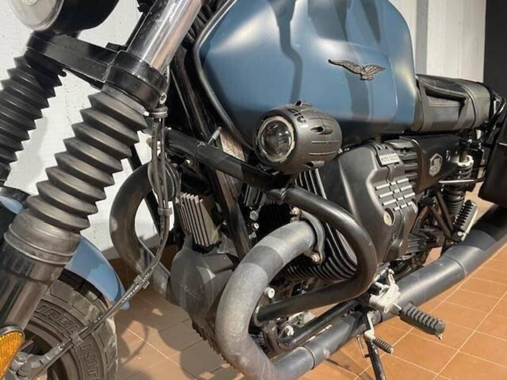 Moto Guzzi V7 III Stone (2017 - 20) (5)