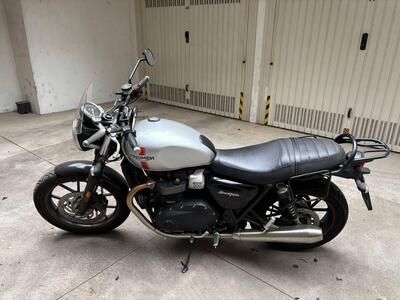 Triumph Street Twin 900 (2016) usata